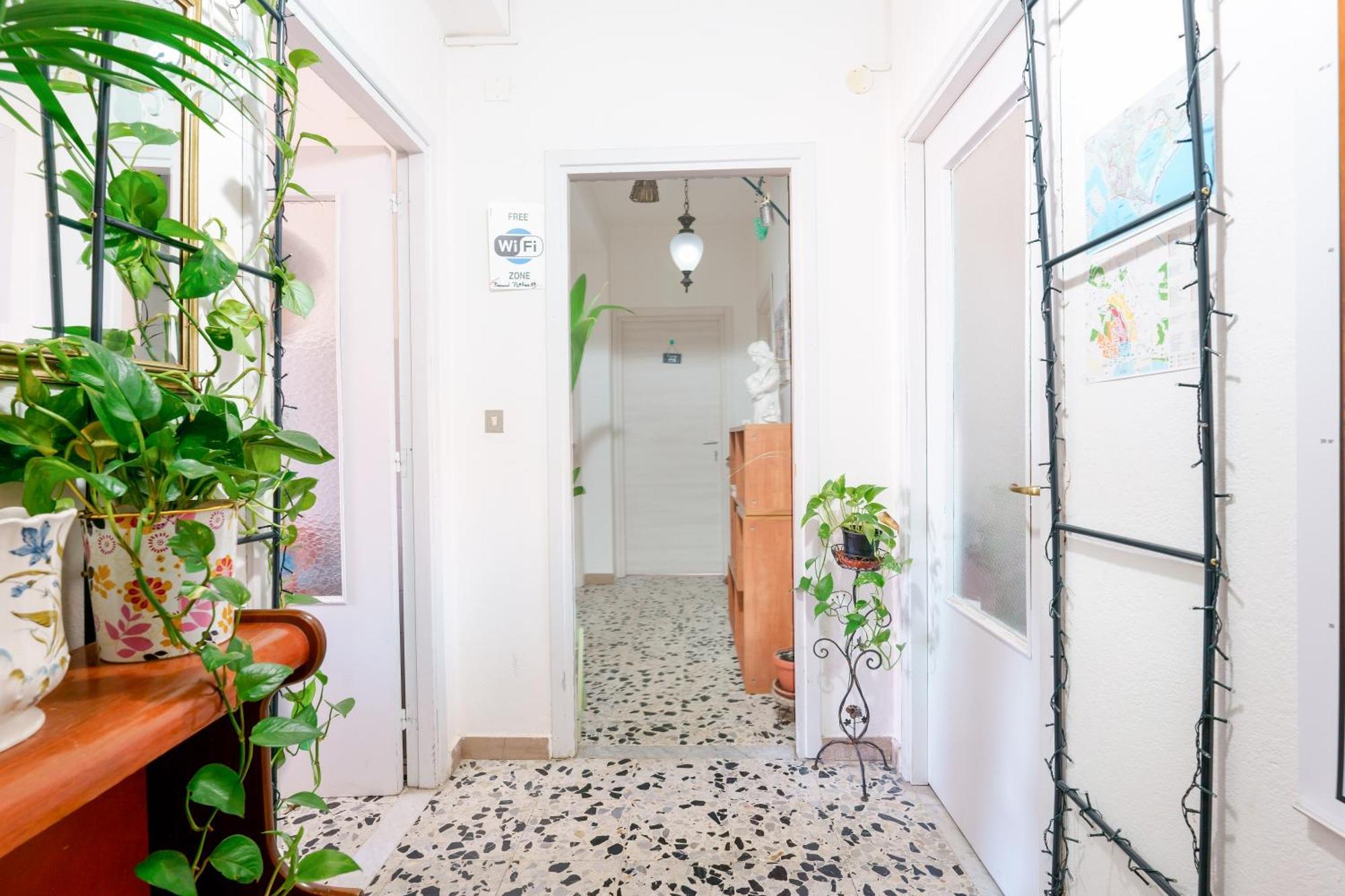 B&B Pothos - Eng Ita - Air Conditioning Wi-Fi Fridge Netflix Local Guide - Aria Condizionata, Frigo, Internet, Guida Locale Cagliari Buitenkant foto
